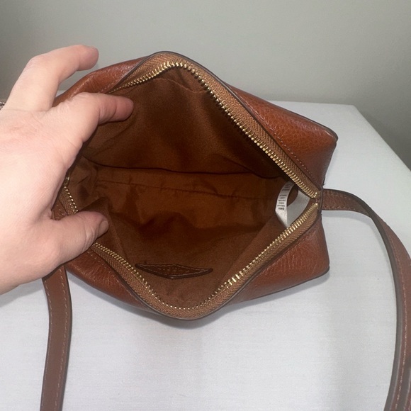 NWT Fossil Sydney Leather Camera Crossbody Medium Brown Cognac - Picture 10 of 15